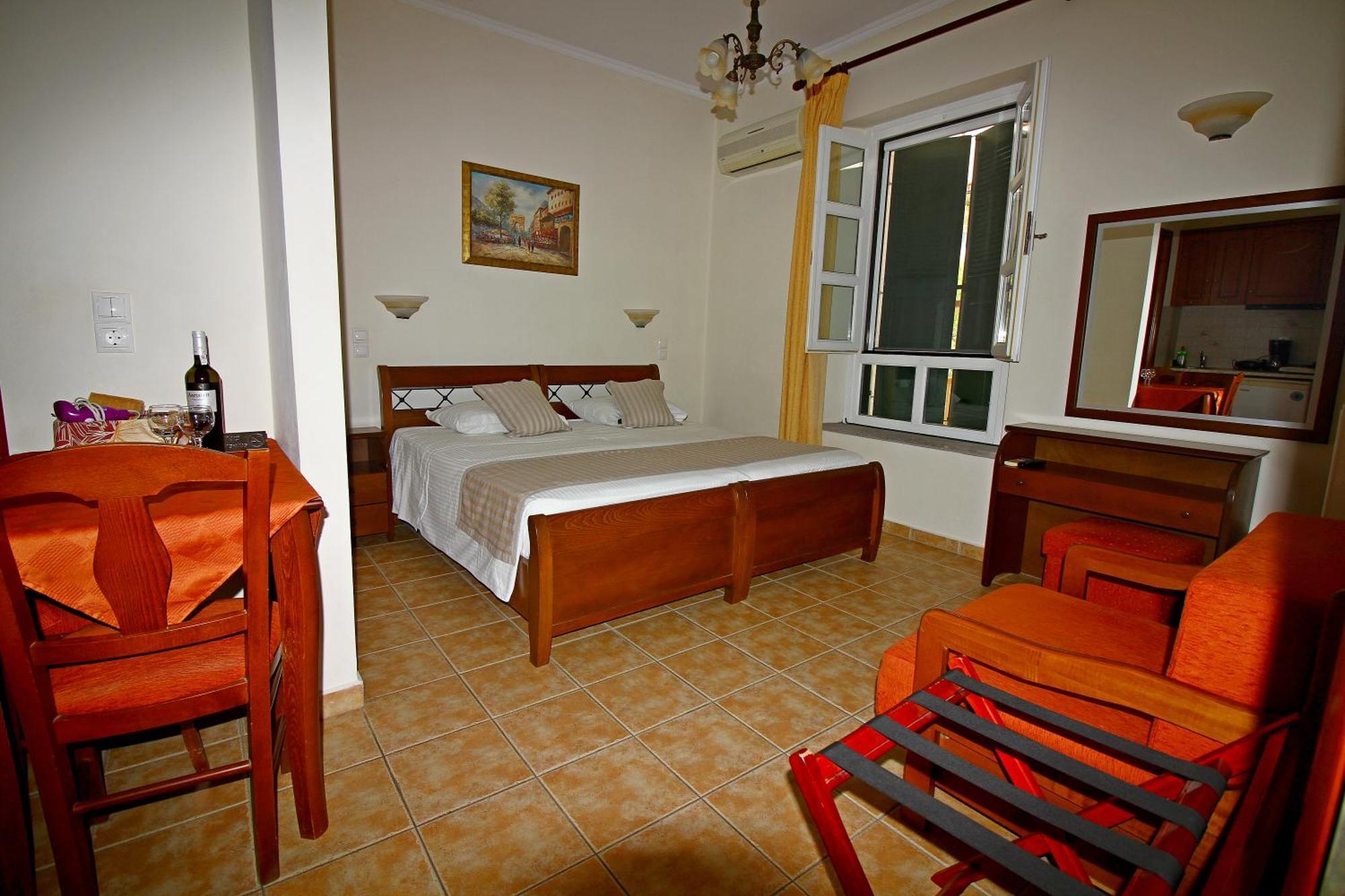 Artemis Traditional Hotel มิรินา ภายนอก รูปภาพ